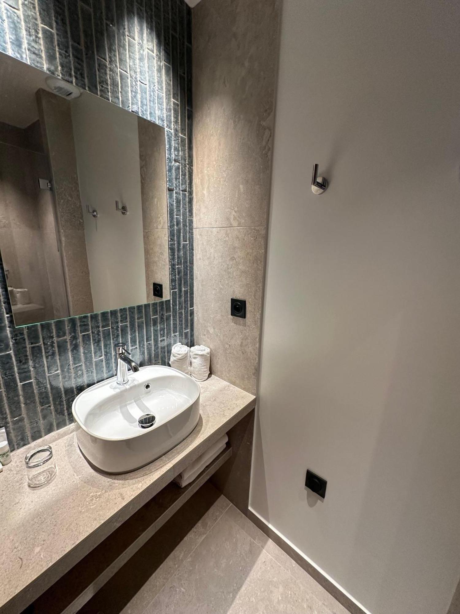 Hotel Le Medieval Palais Des Papes Avignon Buitenkant foto