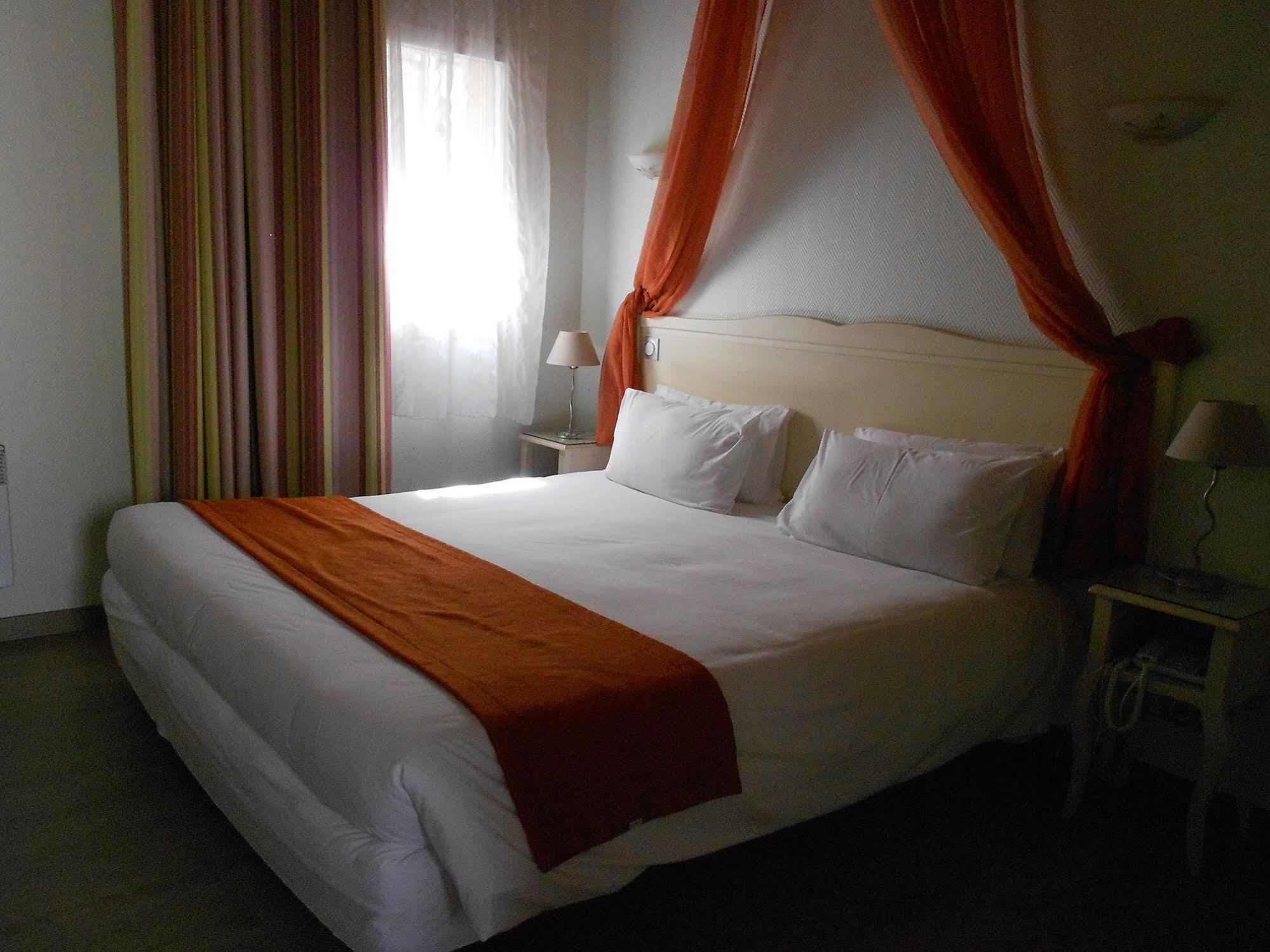 Hotel Le Medieval Palais Des Papes Avignon Buitenkant foto